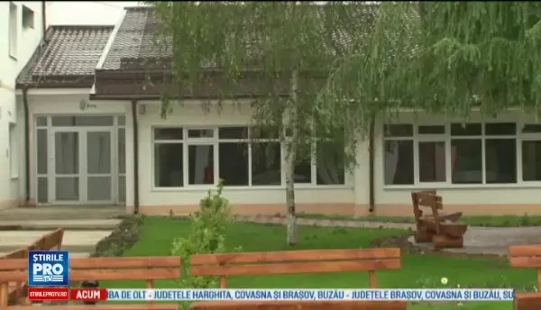 Profesor de muzica din Bacau acuzat ca ar fi incercat sa abuzeze sexual o eleva. A incuiat usa si a pus mana pe ea