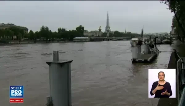 Cel mai celebru muzeu din lume a fost inchis din cauza inundatiilor. Si resedinta presedintelui Frantei ar putea fi evacuata