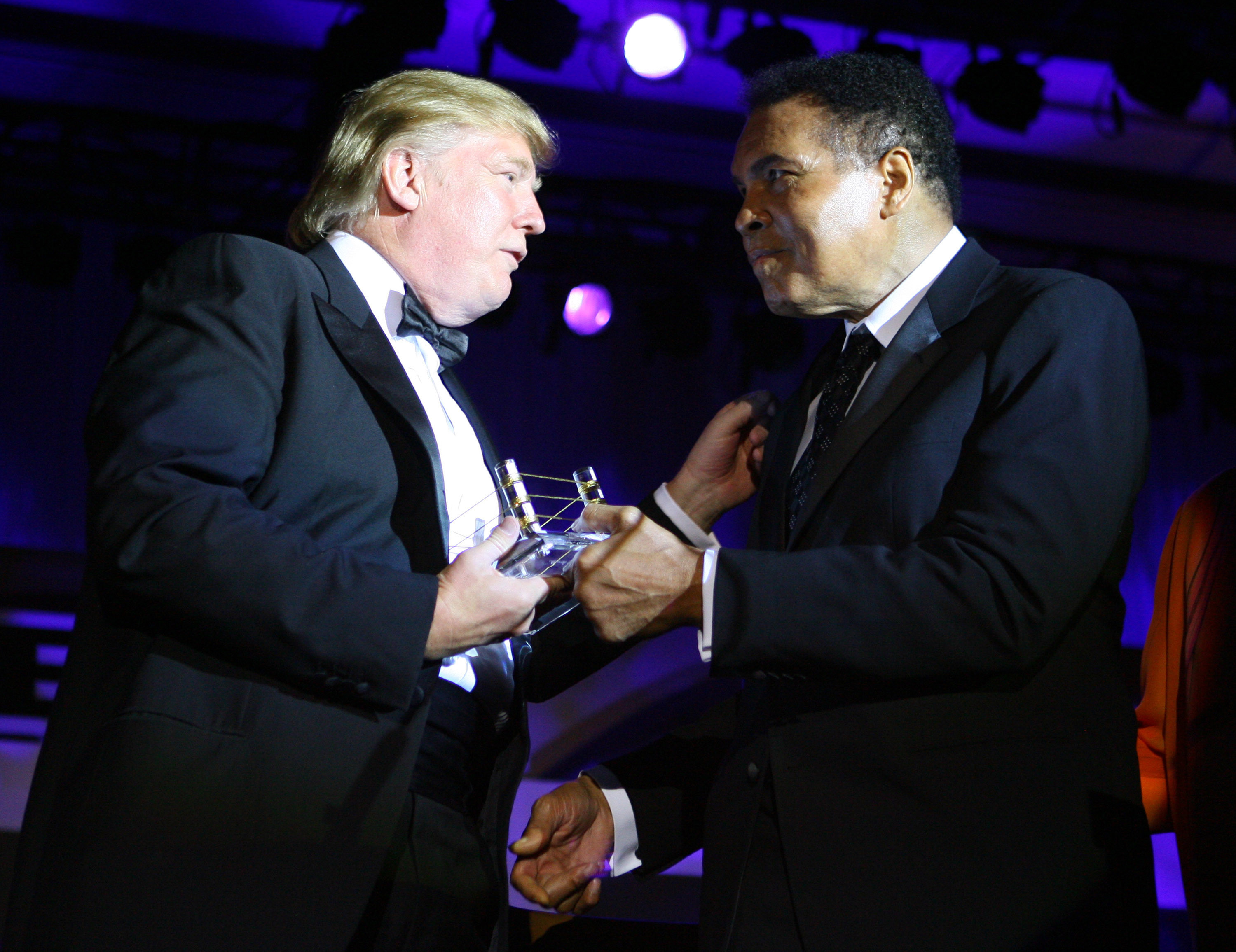 Cum l-a desfiintat Muhammad Ali pe Donald Trump in 132 de cuvinte. Mesajul transmis de magnat dupa moartea sportivului