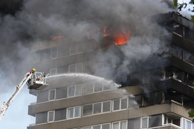 A lasat 100 de oameni fara locuinta din cauza ca "o tortura dictionarul". Explicatia uluitoare a unui incendiu devastator