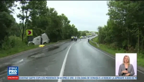 O depasire imprudenta l-a costat viata pe un sofer de 46 de ani. Dubita condusa de el s-a izbit violent de un TIR