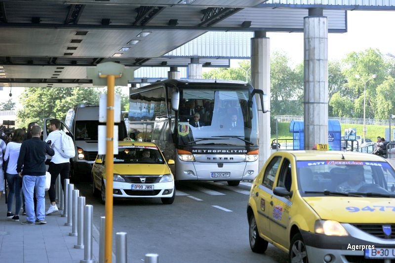 Nationala Romaniei a plecat la EURO 2016. Imagini cu castelul in care vor sta fotbalistii pe durata competitiei din Franta