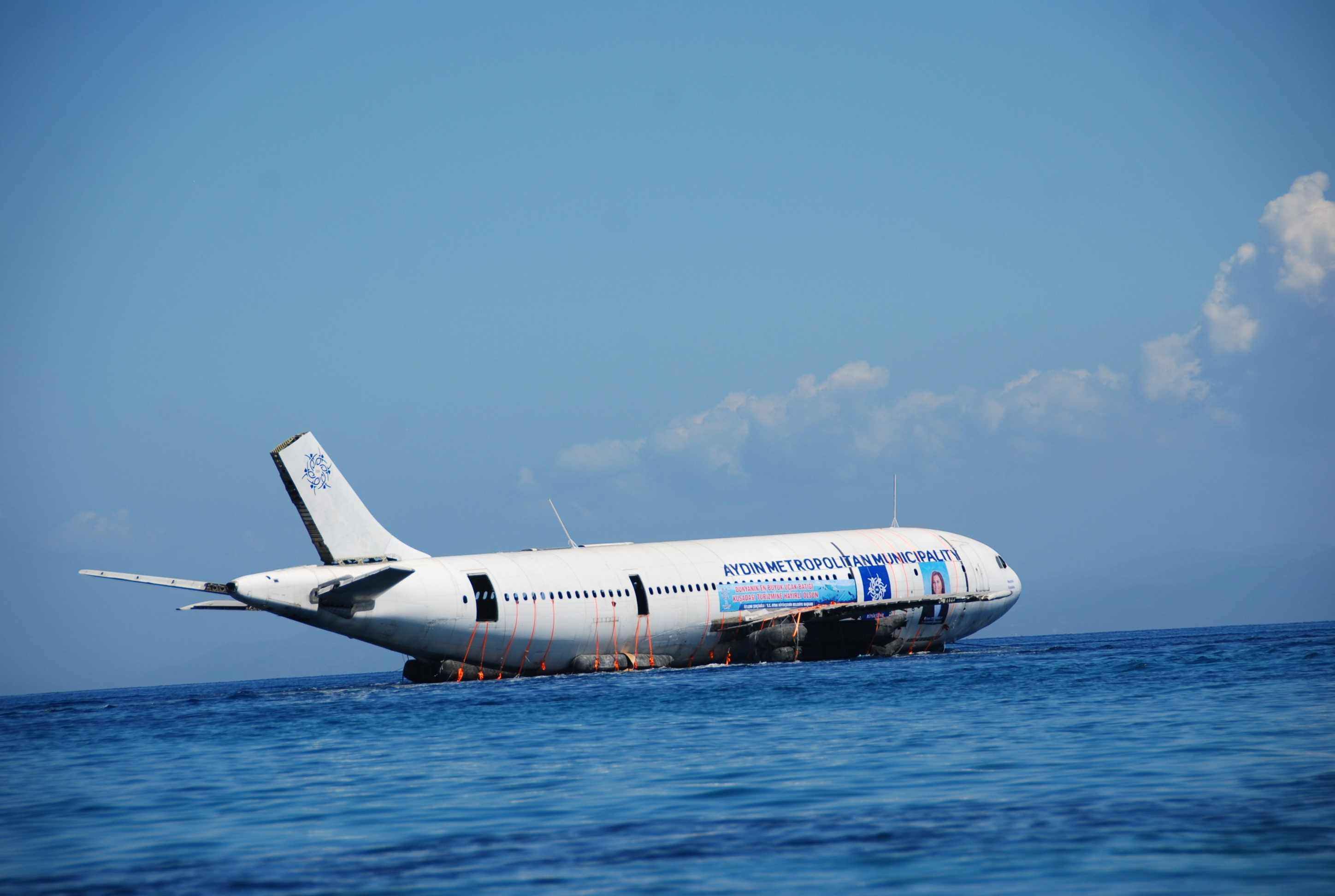 Un Airbus A300 a fost scufundat in Turcia, la Kusadasi. Ce spera autoritatile sa obtina astfel