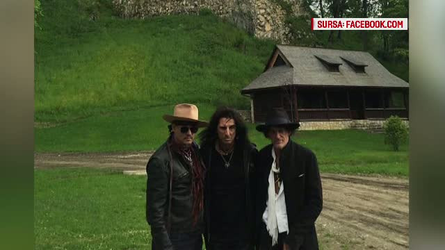 Alice Cooper, Johnny Depp si Joe Perry, in vizita la Castelul Bran. Ce le-a atras atentia artistilor