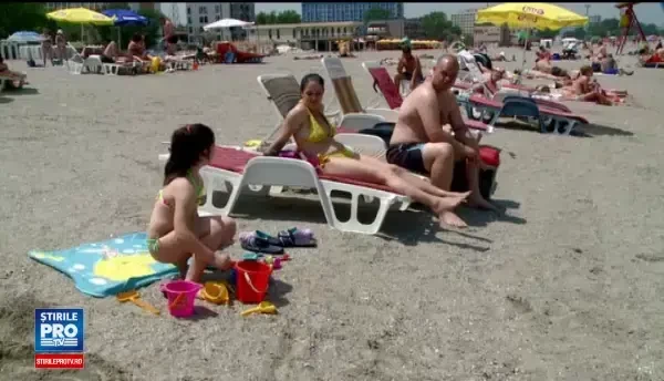 Primul weekend de vara cu vreme buna la mare si la munte. Turistii au avut de ales intre vot si vacanta