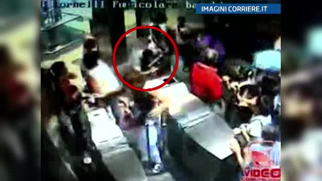 O statie de metrou din Napoli a primit numele unui roman ucis, in 2009, de mafie