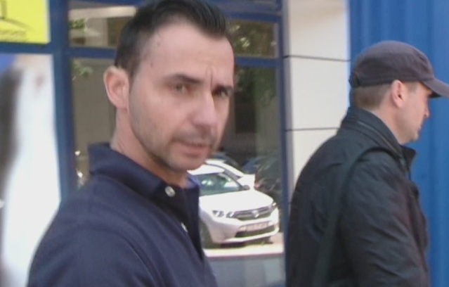 Inspector de politie din Timis, retinut dupa ce ar fi ajutat infractori sa cloneze carduri. Ce ascundea in casa lui