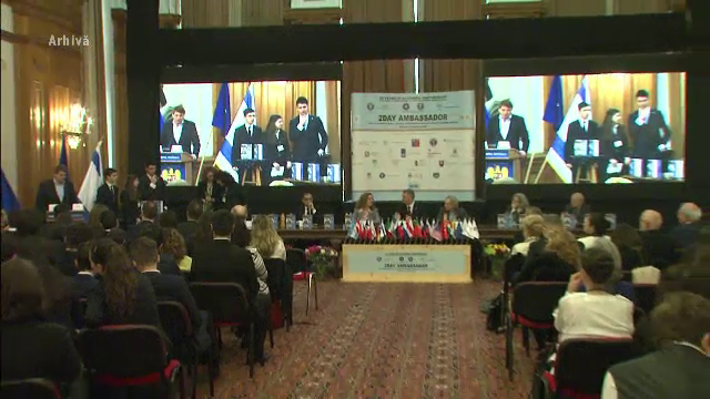 Elevii de la Liceul "Lauder-Reut", pregatiti in diplomatie si afaceri internationale, au primit diplomele de absolvire la MAE