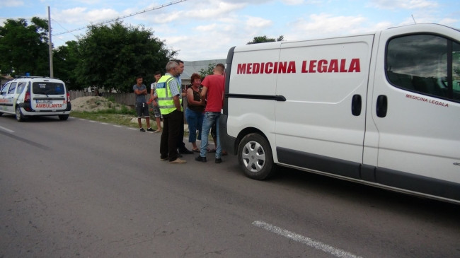 Baiat de 13 ani, accidentat mortal de o ambulanta care transporta un pacient in Braila