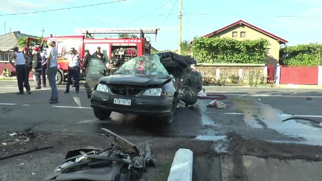 Bilantul accidentului violent de pe E85 a crescut la 4 morti si 2 raniti. Manevra incercata de soferul uneia dintre masini