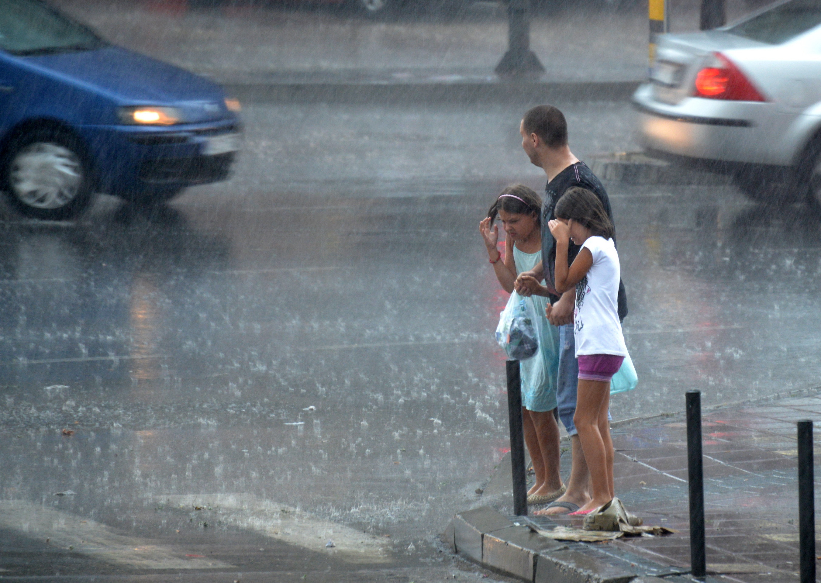 Temperaturi in crestere si ploi de scurta durata in majoritatea zonelor. Prognoza meteo pentru urmatoarele trei zile
