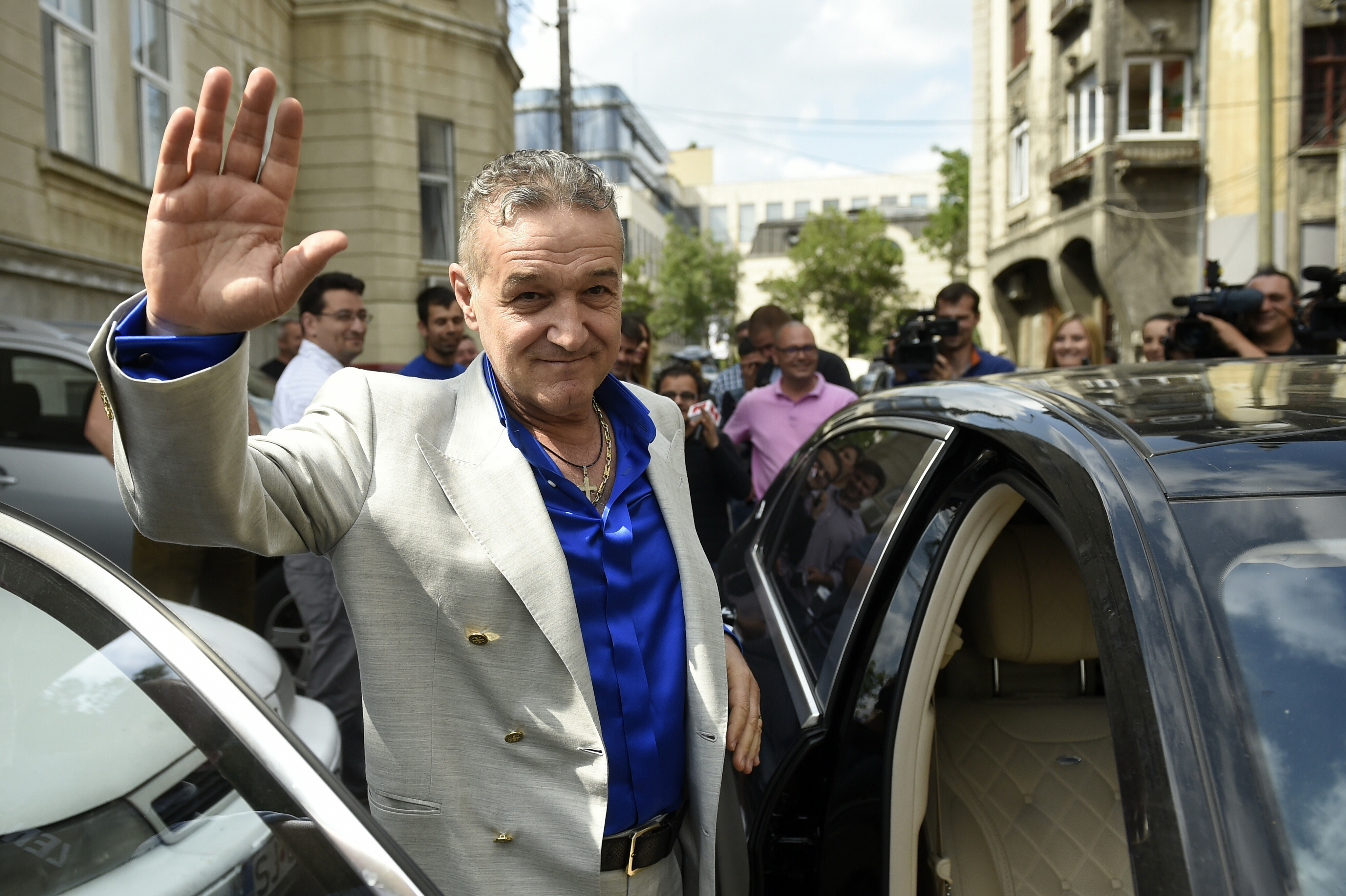 Audieri in dosarul detinutilor scriitori. Gigi Becali la DNA: "Nu am niciun fel de problema, martor am venit, martor plec"