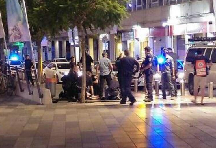 Atac armat in fata Ministerului Apararii din Israel. Trei persoane au murit dupa ce atacatorii au deschis focul la intamplare