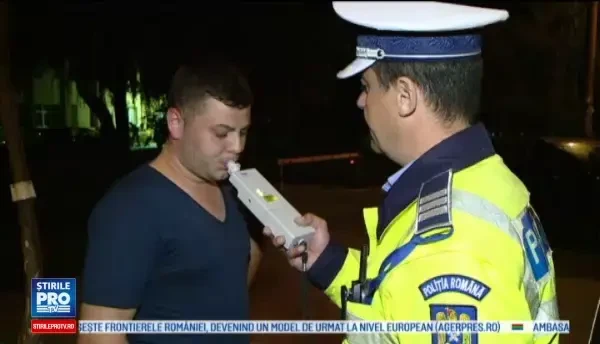 Sincer sunt satul de amenzi, sunt prea stricte legile. Discutia incredibila dintre politisti si un sofer beat, din Iasi