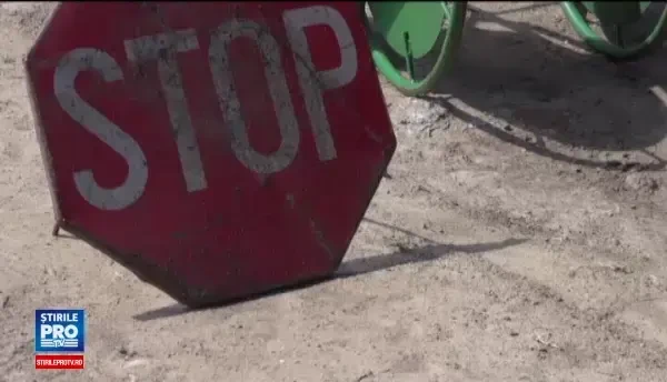 Alerta la Galati. O grenada care putea sa explodeze in orice clipa, gasita in curtea unei institutii