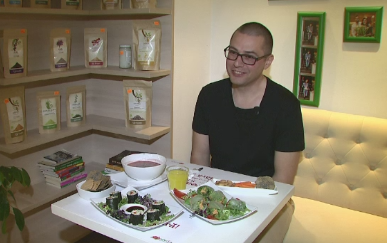 Numarul vegetarienilor din Romania creste de la an la an. Ce spun medicii despre consumul excesiv de legume si fructe crude