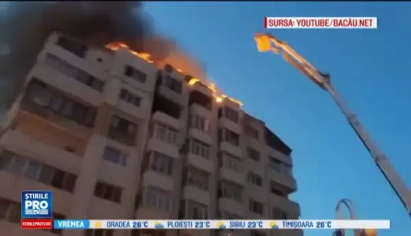 Efectele incendiului urias care a distrus mansarada unui bloc din Bacau. Din ce cauza s-ar fi extins flacarile