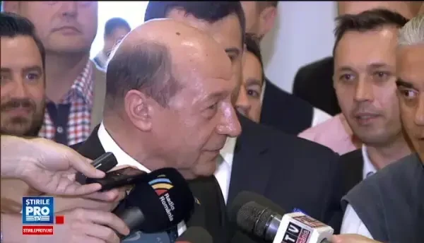 Traian Basescu a primit cetatenia Republicii Moldova. In ce conditii ar putea candida la presedintia acestei tari
