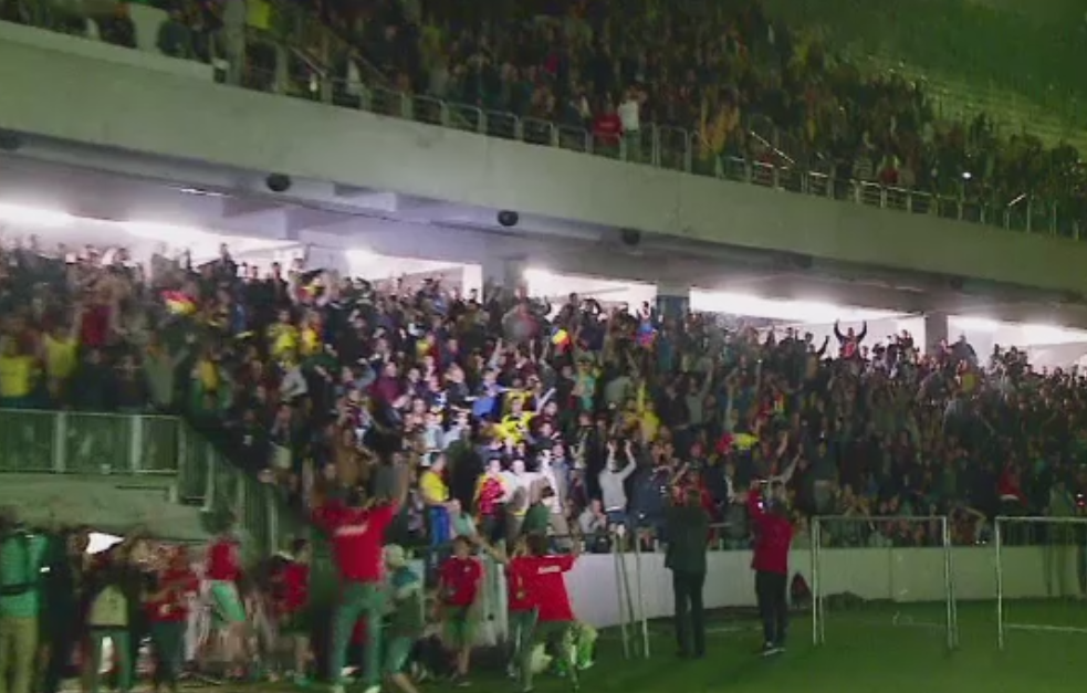 Magia UEFA Euro 2016 a pus stapanire pe toata Romania. Cum au trait microbistii meciul Franta-Romania in piete si stadioane