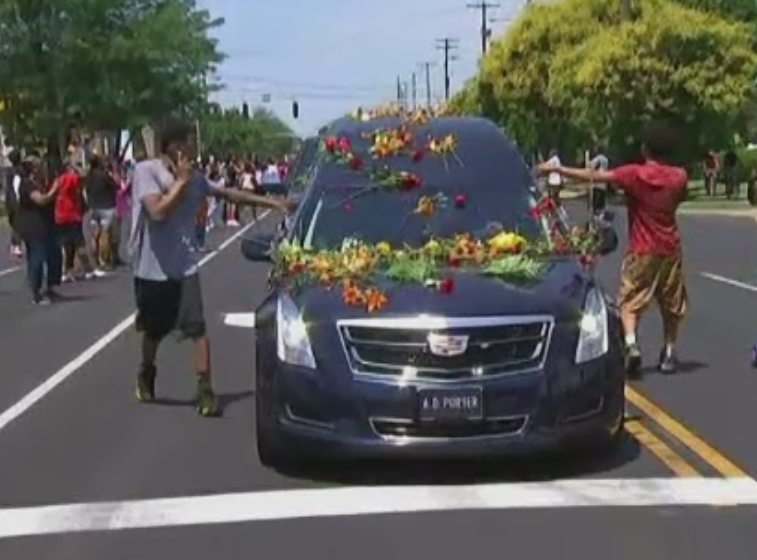 Muhammad Ali a fost inmormantat in orasul sau natal. La funeralii au participat Mike Tyson, Will Smith, dar si Bill Clinton