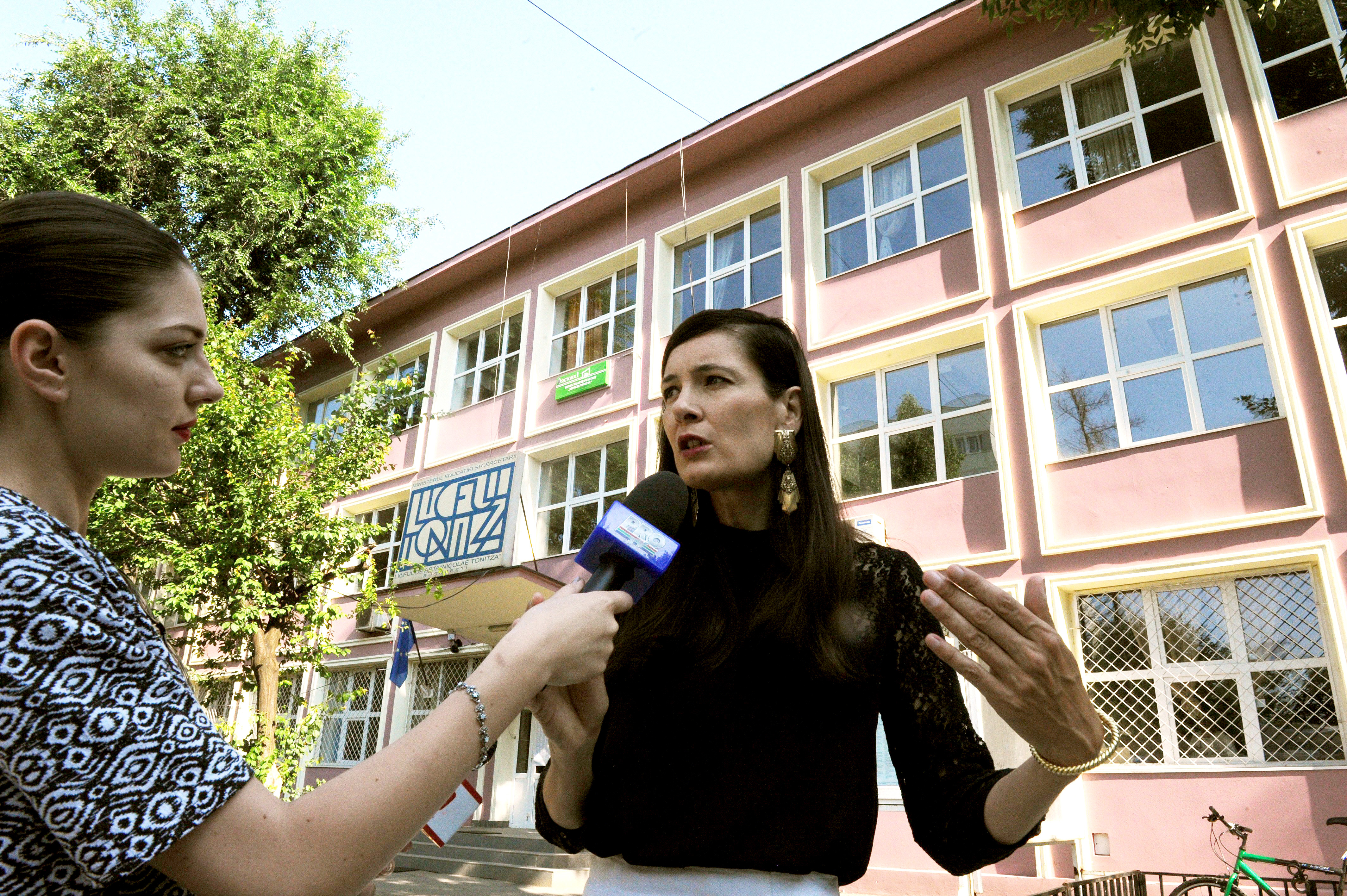 500 de oameni au protestat in Piata Universitatii. Clotilde Armand: Este o lupta pentru democratie si transparenta