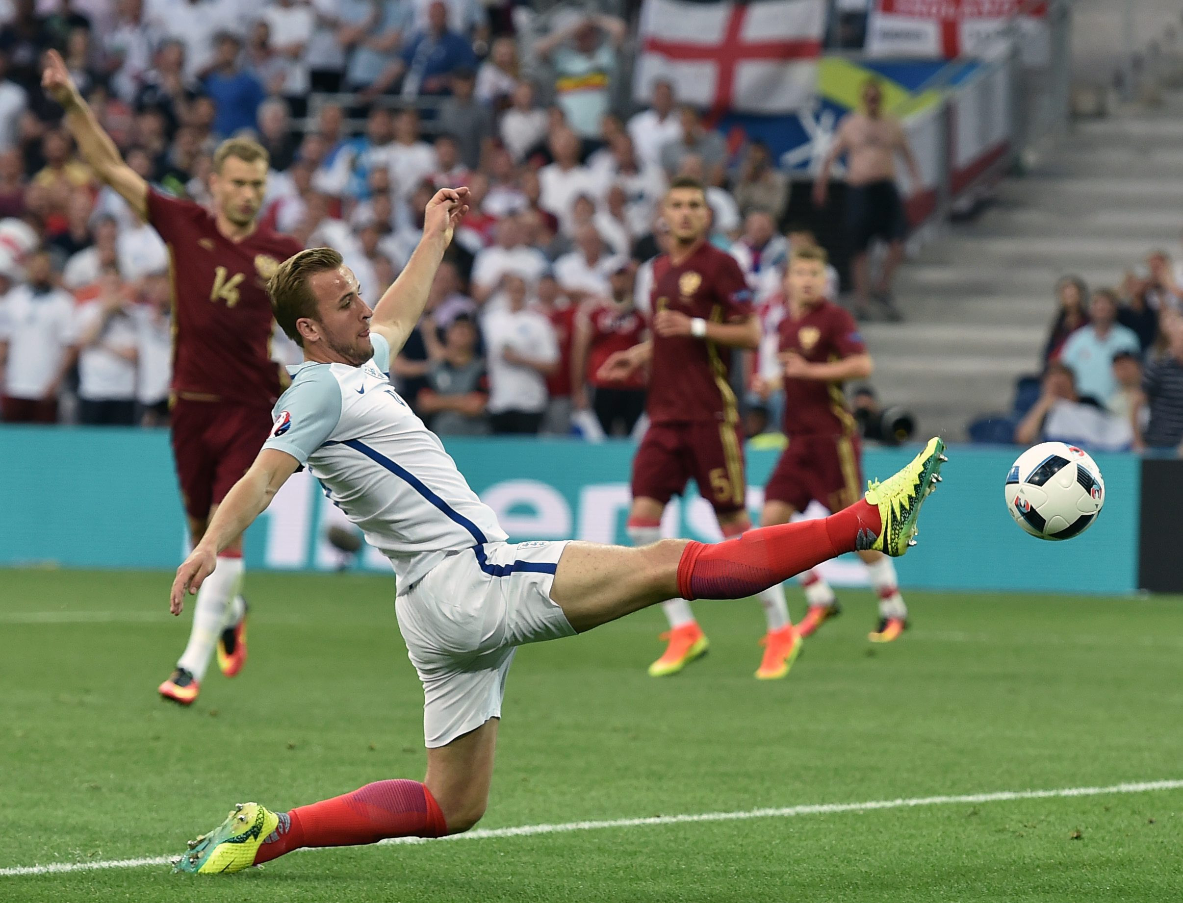 ANGLIA - RUSIA. Ratare Harry Kane, minutul 9