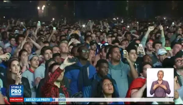 Romanii si francezii au urmarit la Paris meciul istoric de deschidere a Campionatului European: Romania a fost chiar buna