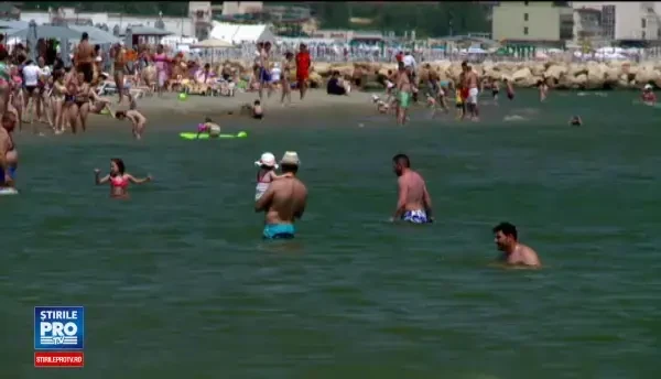 Cea mai aglomerata zi de pe litoralul romanesc de la inceputul sezonului. Cu cat se inchiriaza in prezent o camera pe noapte