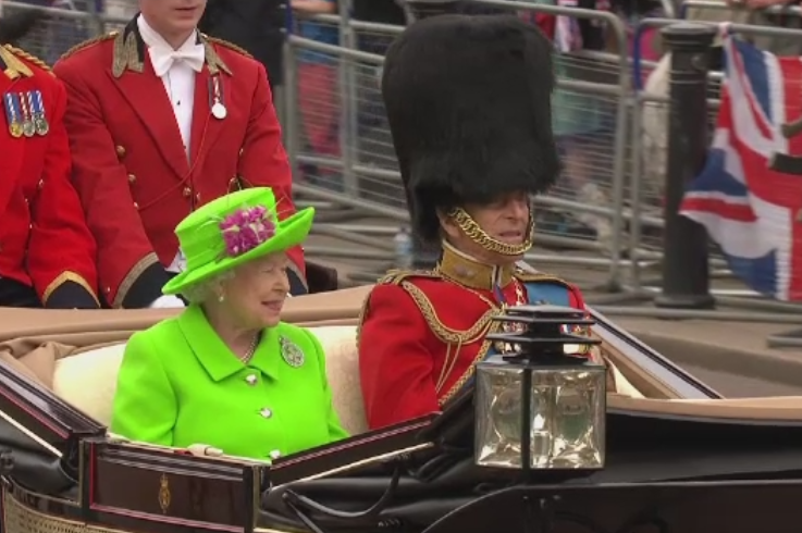 Parada grandioasa la Londra, in cinstea reginei Elisabeta. Un soldat a lesinat in timpul ceremoniei