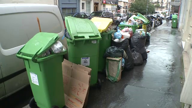 Imaginea haosului pe strazile din Paris chiar in timpul UEFA EURO: munti de gunoaie, trenuri si avioane anulate, proteste