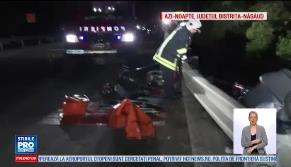 Sfarsitul brutal al unui cuplu din Bistrita. Cei doi au intrat cu masina intr-un stalp, apoi s-au rasturnat intr-o curte