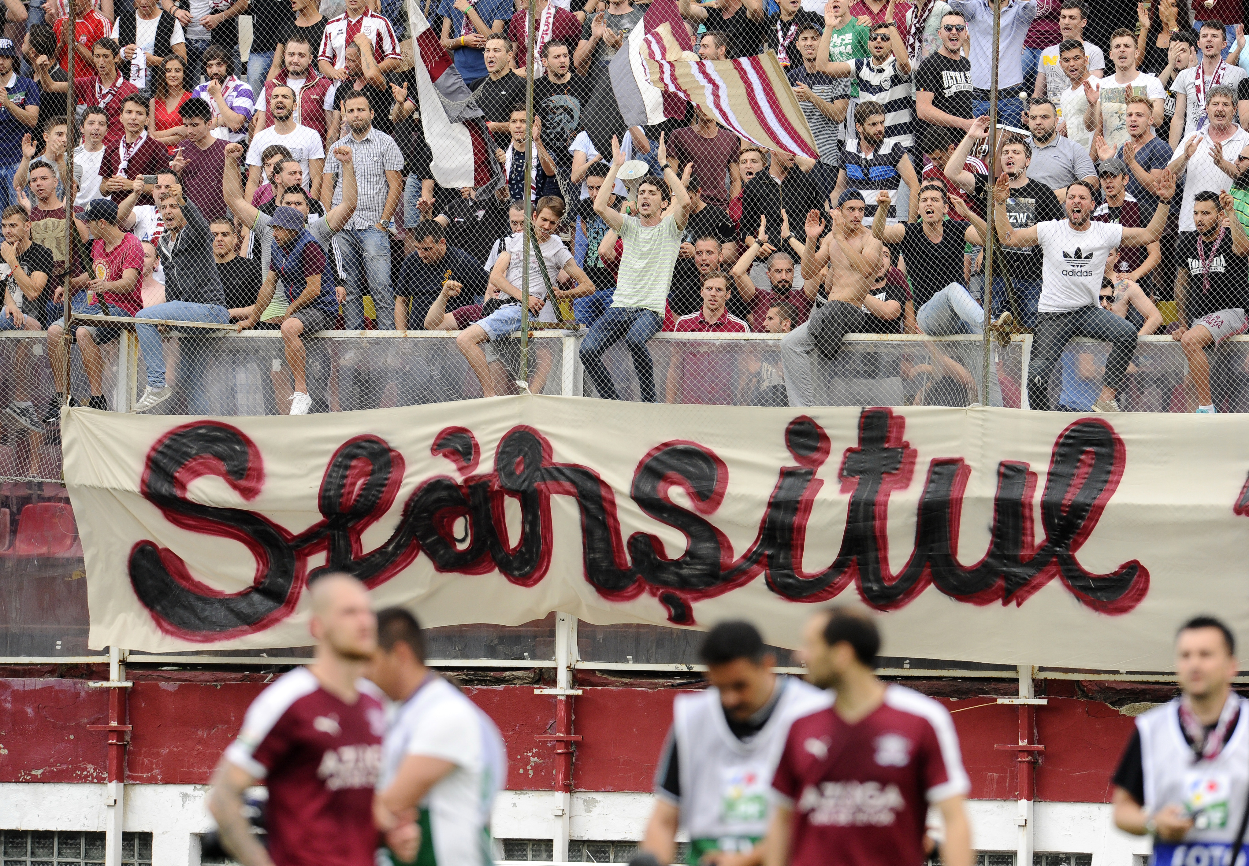 Tribunalul Bucuresti a decis intrarea in faliment a FC Rapid. Patronul vrea sa conteste decizia: "Pentru noi, e o enigma"