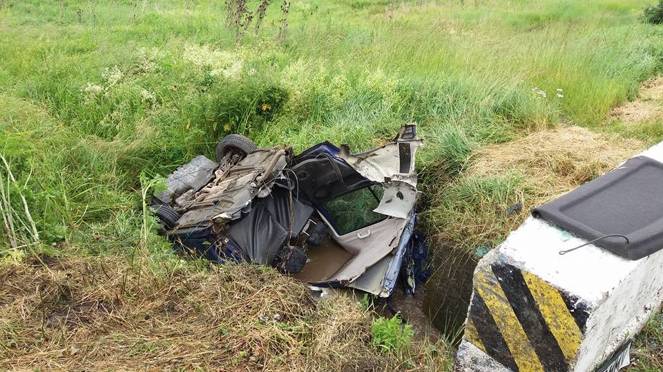 Ploaia torentiala a facut prapad pe soseaua Cluj-Turda. O masina s-a rupt in doua in urma unui accident