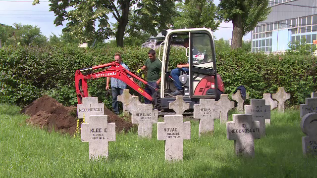 Ampla operatiune de deshumare intr-un cimitir din Ploiesti. 236 de morminte vor fi deschise