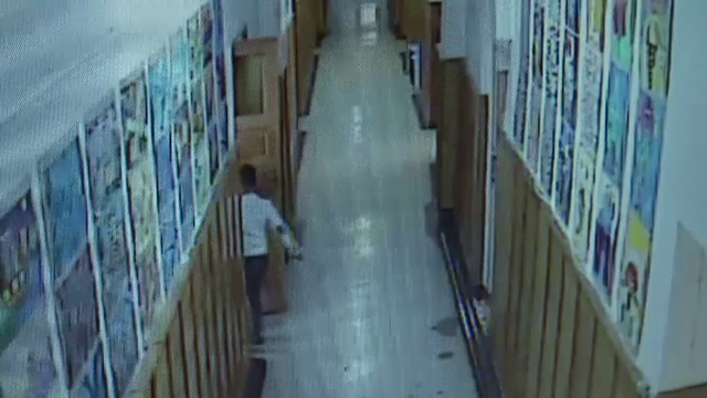 O invatatoare din Buzau, acuzata ca a invinetit fata unui elev: "Cand l-am atins, s-a intamplat sa-i curga sange din nas"