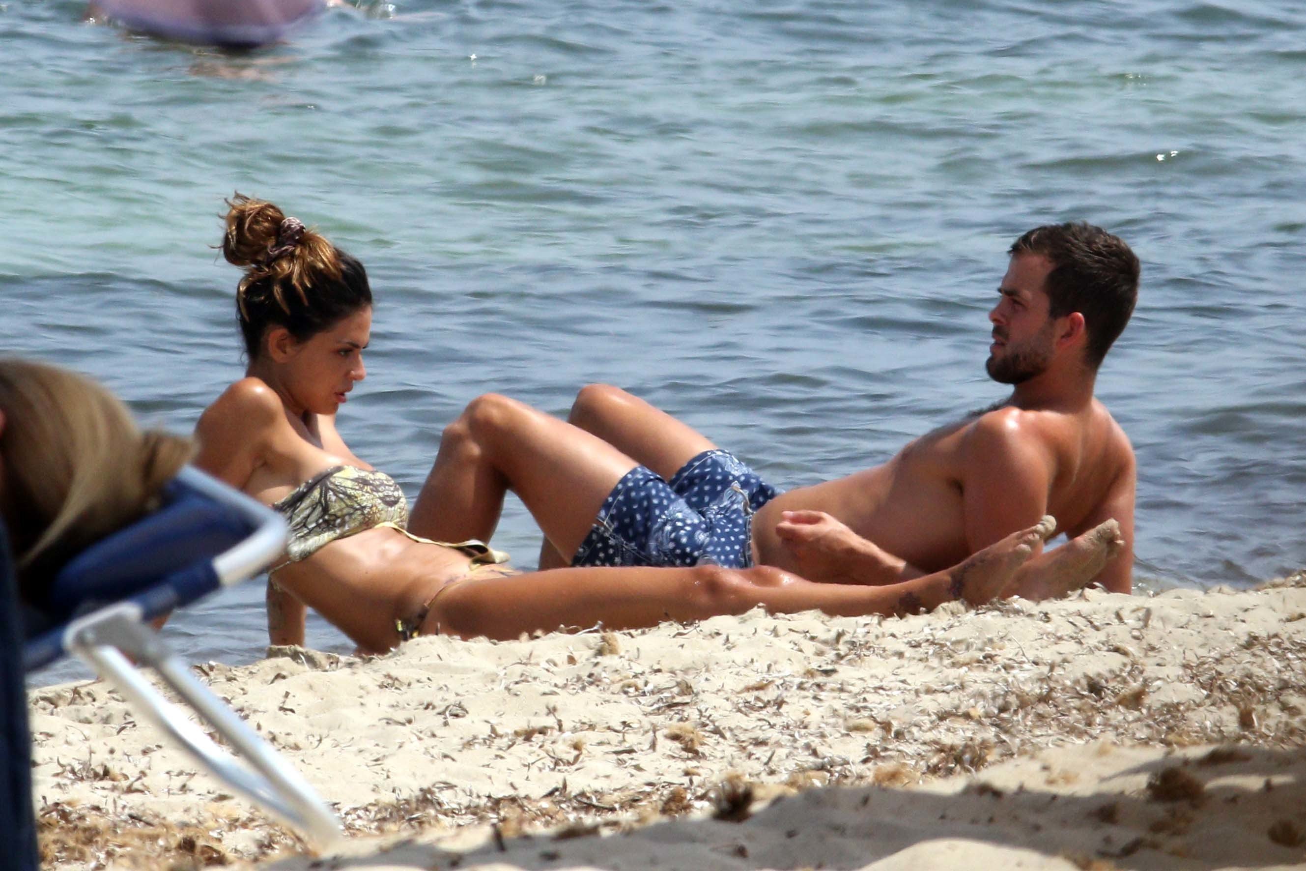 Sotia fotbalistului Miralem Pjanic a incantat pe plaja - 4