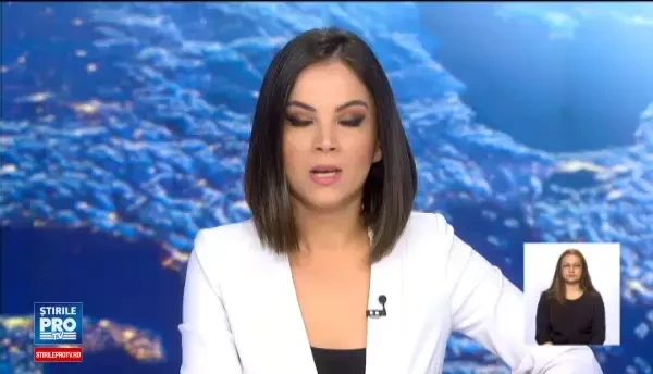 Un urs a devastat masina unui cioban din Arges. Ce lasase nevasta acestuia in interior, pe timpul noptii