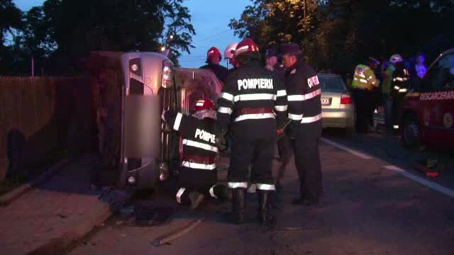 Accident demn de o cascadorie in Botosani. O soferita nu a acordat prioritate si a lovit in plin o alta masina