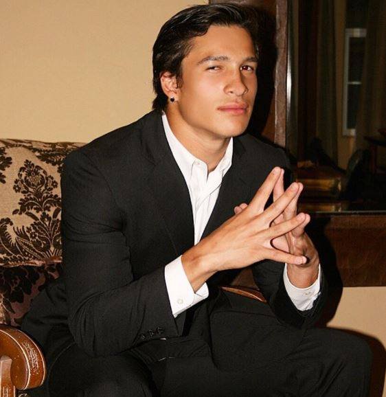 Nepotul lui Muhammad Ali nu seamana deloc cu legenda din box! Tocmai a semnat un contract cu o agentie de modeling! Cum arata