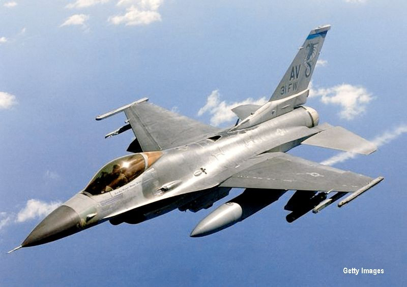 Polonia va trimite 4 avioane de vanatoare de tip F-16 intr-o misiune NATO impotriva ISIS. "Echipajele sunt pregatite"