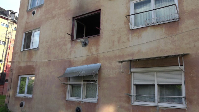 A verificat butelia cu lumanarea si a provocat o explozie devastatoare. Femeia din Cugir, dusa la spital cu arsuri grave