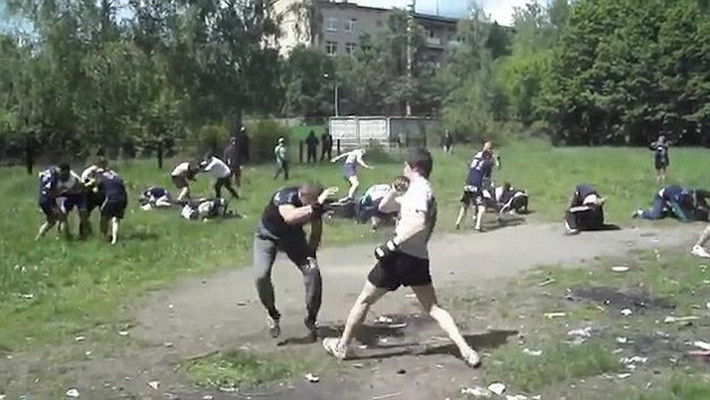 Cum se "antreneaza" huliganii rusi. Imagini socante cu bataile fara reguli organizate de ultrasi
