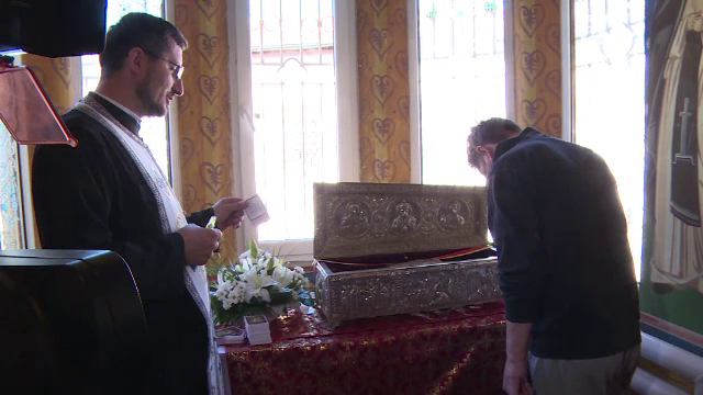 Zi speciala pentru detinutii de la penitenciarul din Ploiesti, care s-au putut ruga la moaste. Mesajul lui Ionut Dolanescu