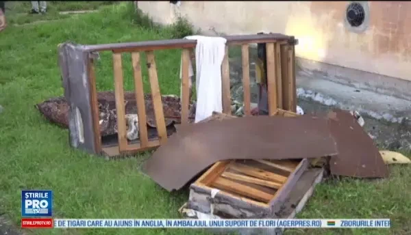 A verificat butelia cu lumanarea si a provocat o explozie devastatoare. Femeia din Cugir, dusa la spital cu arsuri grave