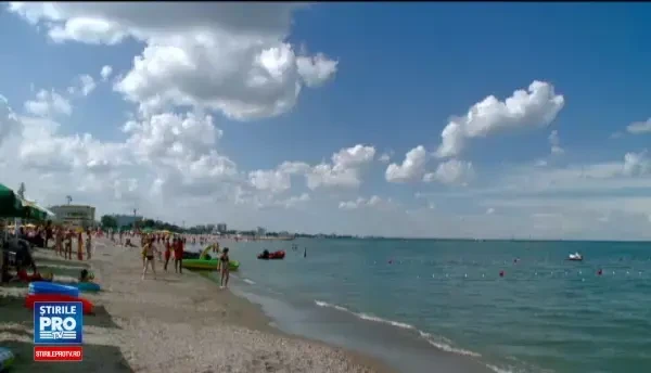 40.000 de turisti, asteptati pe litoral in acest weekend. Hotelierii sunt suparati ca elevii au prea putina vacanta