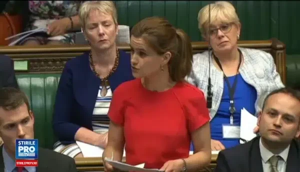 O parlamentara britanica din tabara pro-UE a murit dupa ce a fost impuscata. Ce ar fi strigat criminalul inainte de a o ataca