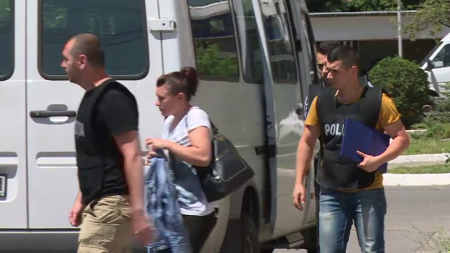 Politistii din Prahova au despartit un cuplu. Cei doi risca ani buni de inchisoare dupa o serie de spargeri in locuinte