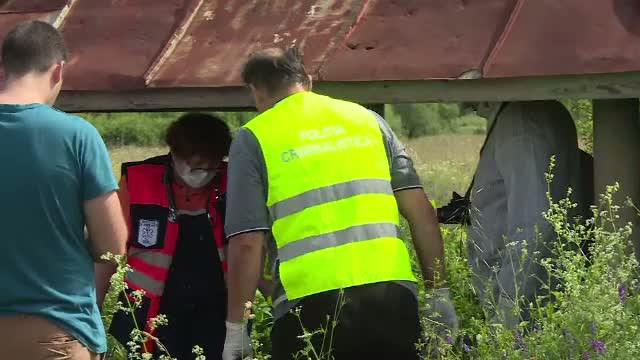 Barbatul din Gorj, cautat de familie, a fost gasit la marginea satului. Politia si medicii legisti au fost chemati de urgenta