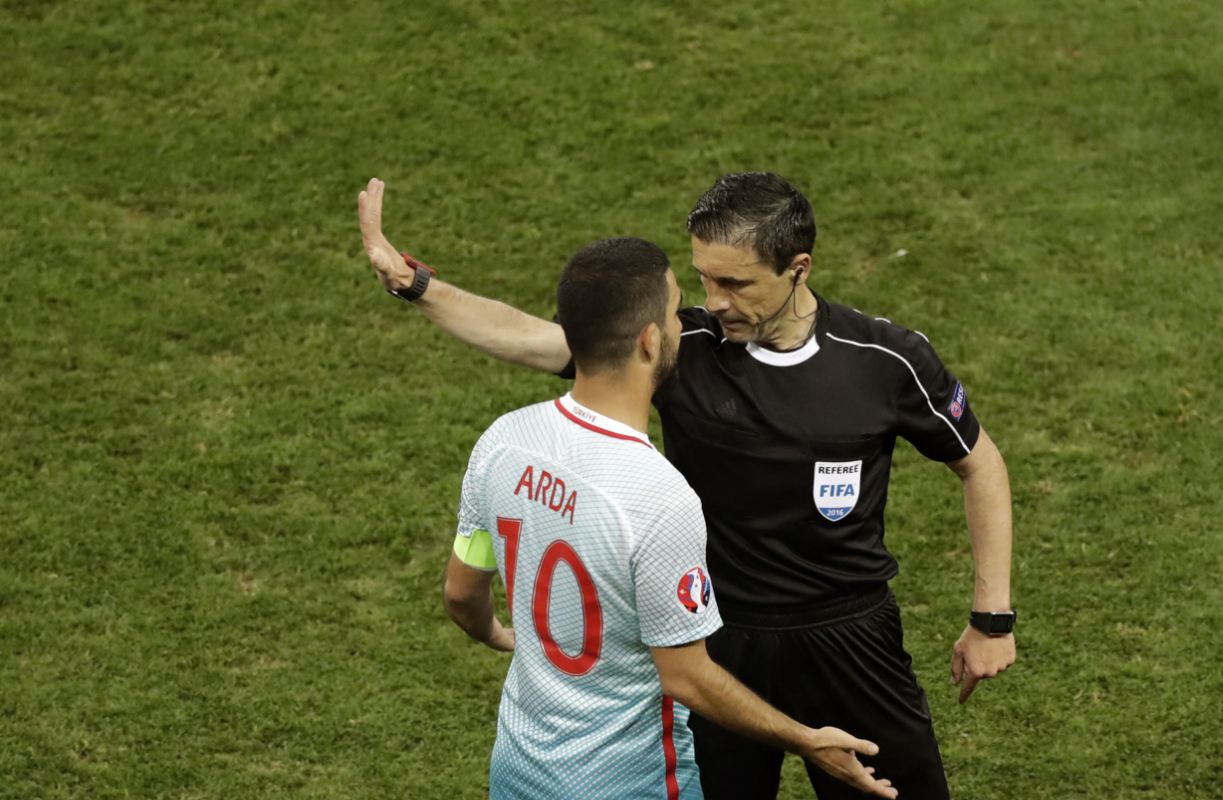 Spania - Turcia. Arda Turan este fluierat de suporteri