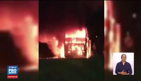 Autocar cuprins de flacari, in Caras Severin. Ce s-a intamplat cu pasagerii aflati in acel moment in autovehicul